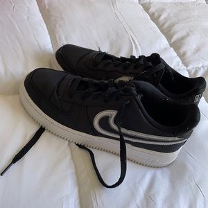 Nike Air Force Sneaker